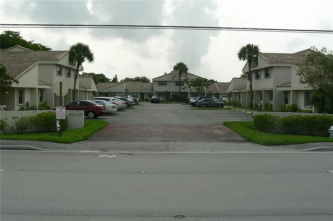 2 bed, 2.0 bath, 980 sqft, $1,950 — Photo 1
