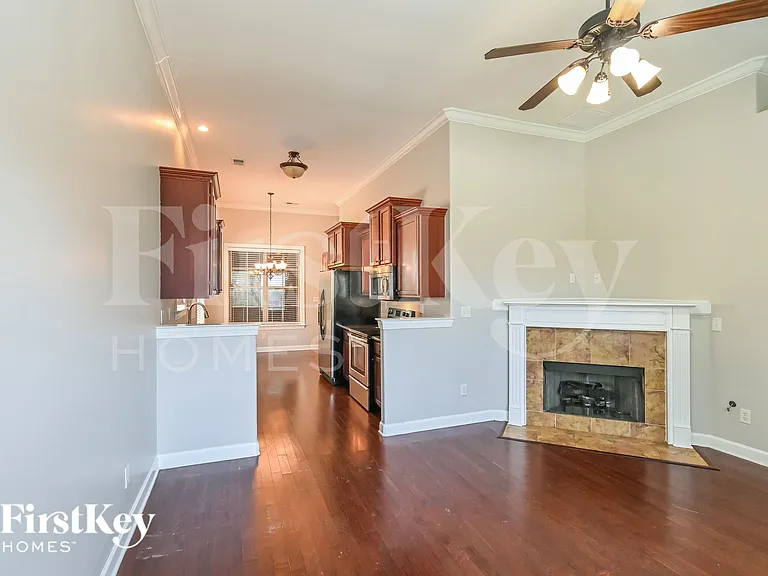 10258 Evening Hill Dr — Photo 4