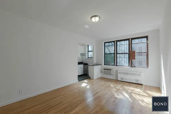 Rented by Bond New York | media 9