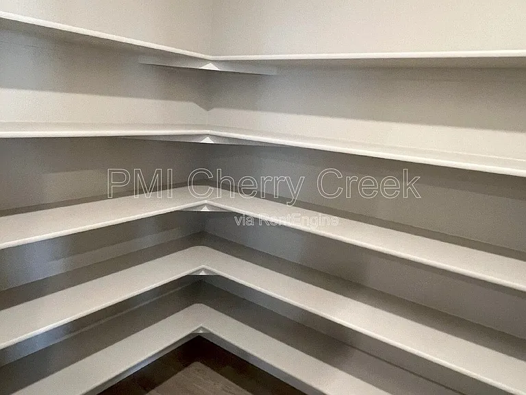 741 N Tempe St — Photo 12