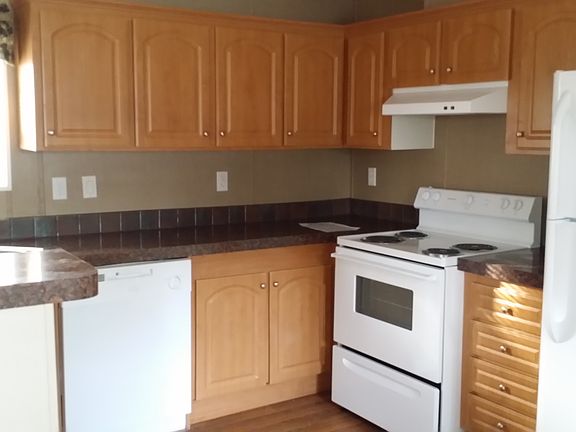 2nd image of 11 W Tanglewood Dr