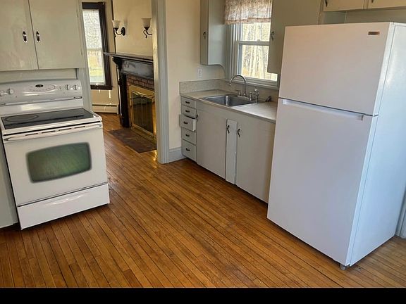 3rd image of 277 Fowler Rd