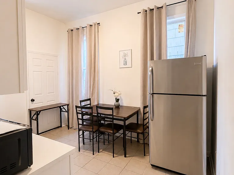 31 Irving St #1 — Photo 7