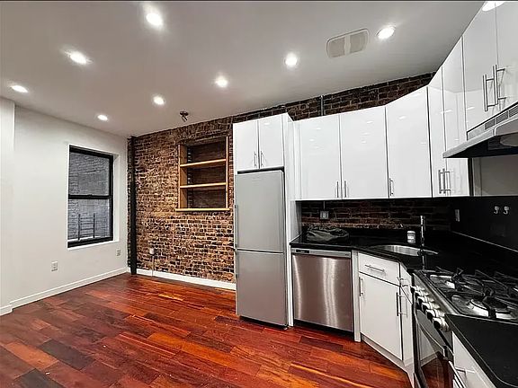 2nd image of 3 Quincy St #1D
