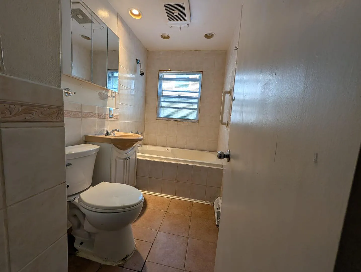 8001 W Villard Ave - 8001 W Villard Ave (Lower) — Photo 3