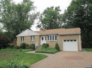 9 Kaufman Dr, Westwood, NJ 07675