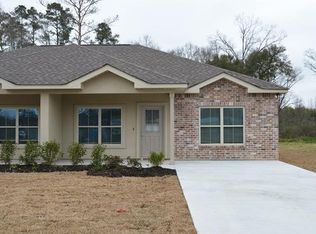 130 Village Oaks Blvd, Ponchatoula, LA 70454