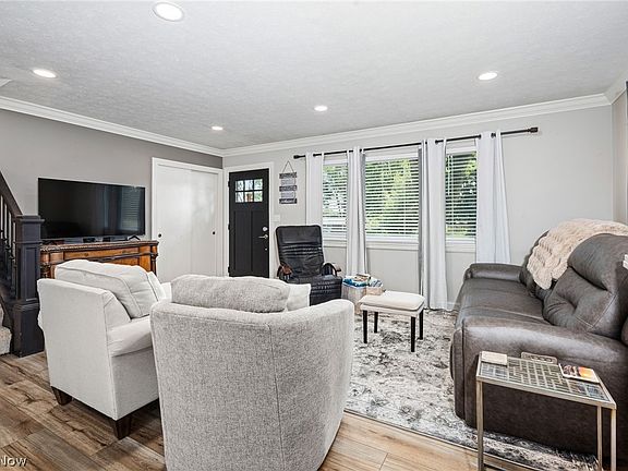 5th image of 2664 Biscayne Dr