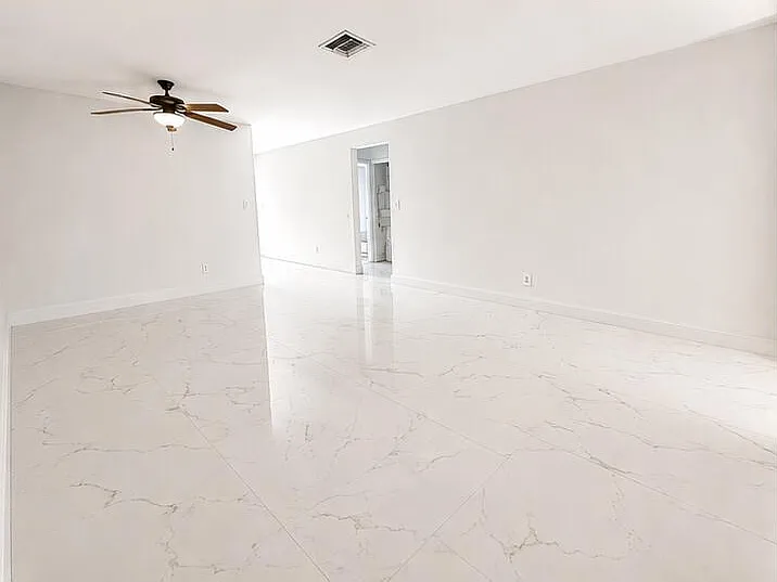 2 bed, 2.0 bath, 1000 sqft, $2,300 — Photo 3