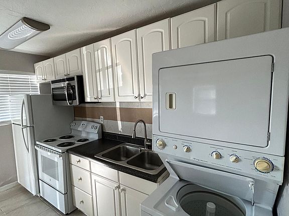 5th image of 28 Cypress Cir Unit C