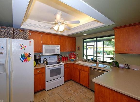 4th image of 217 SW 39th St