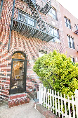 Rented by New York Residence | media 10