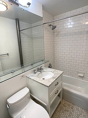 5th image of 240 W 73rd St APT 1105