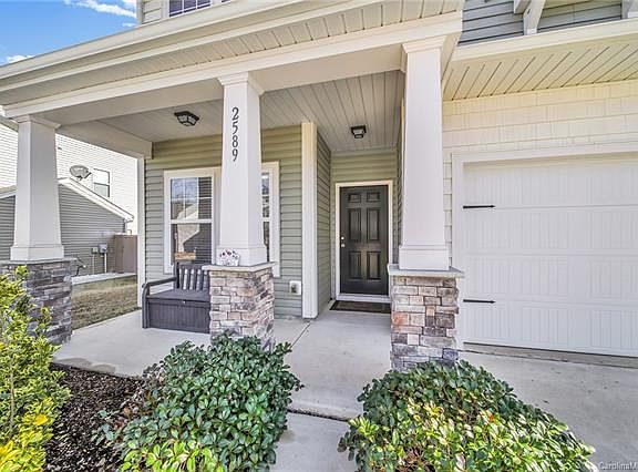 3rd image of 2589 Courtland Dr