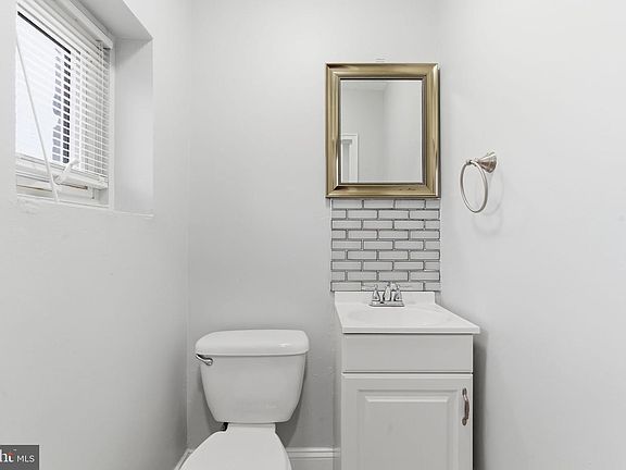 4th image of 3728 W Country Club Rd