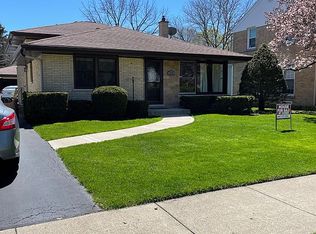 1211 W Oakton St, Arlington Heights, IL