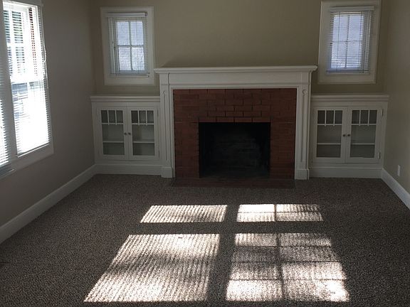 2nd image of 820 21st St APT A