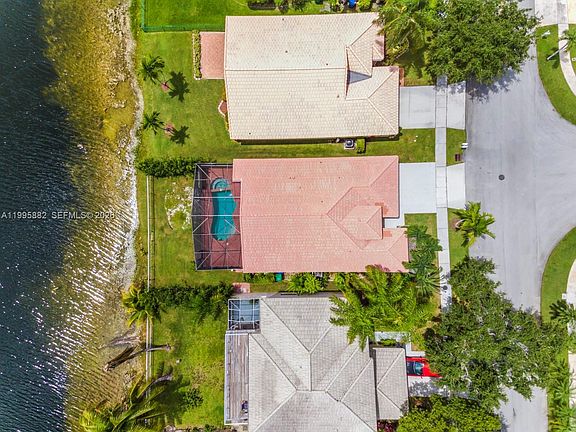 3rd image of 18096 SW 29th St