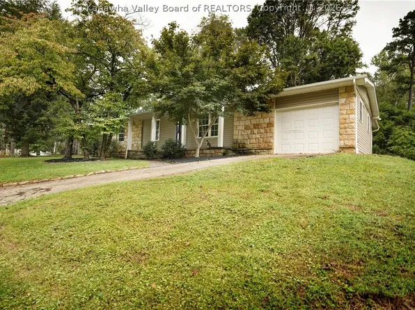 5423 Karen Cir, Cross Lanes, WV 25313
