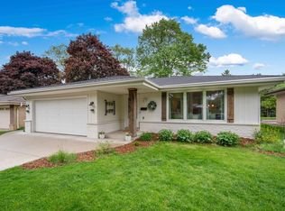 5152 S 19th St, Milwaukee, WI 53221