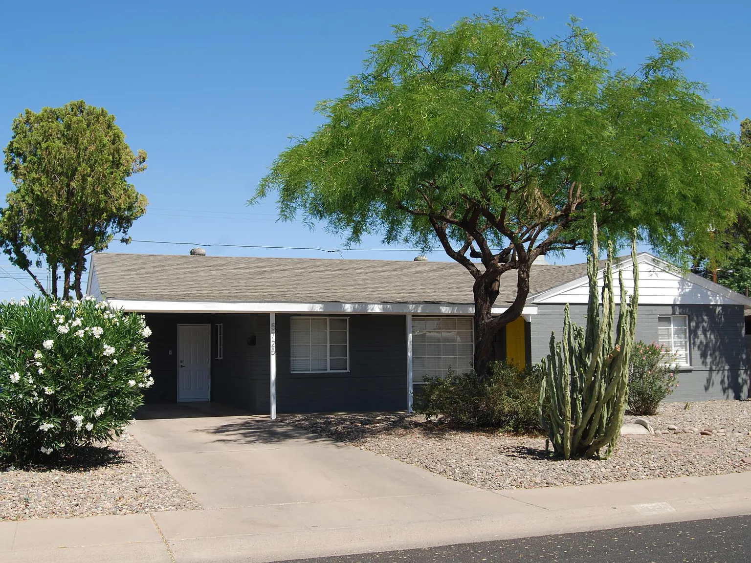3 bed, 1197 sqft, $2,400 — Photo 1