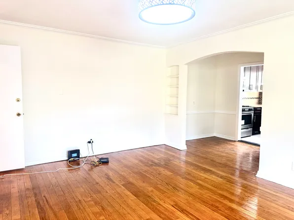 (undisclosed Address), Great Neck, NY 11021