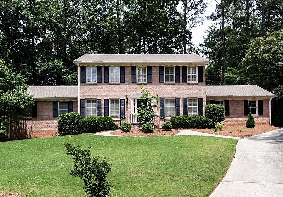 2nd image of 1700 Tyndall Ct