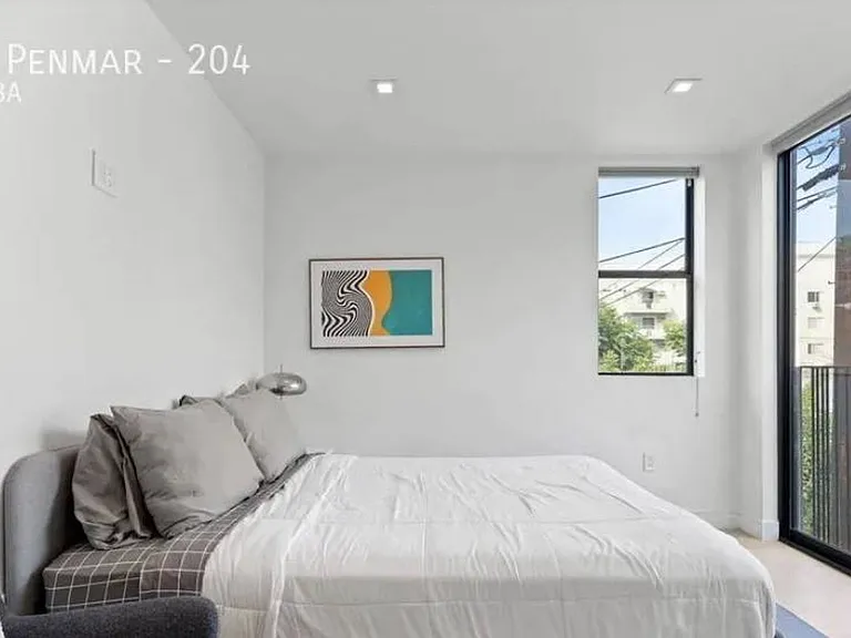 2432 Penmar Ave #204 — Photo 11