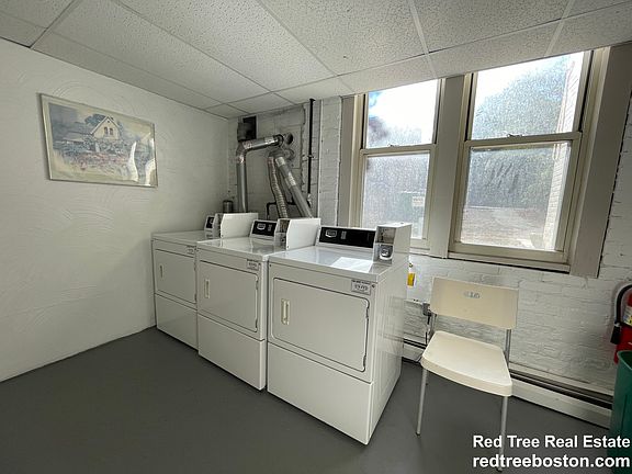 4th image of 20 Colborne Rd APT 18