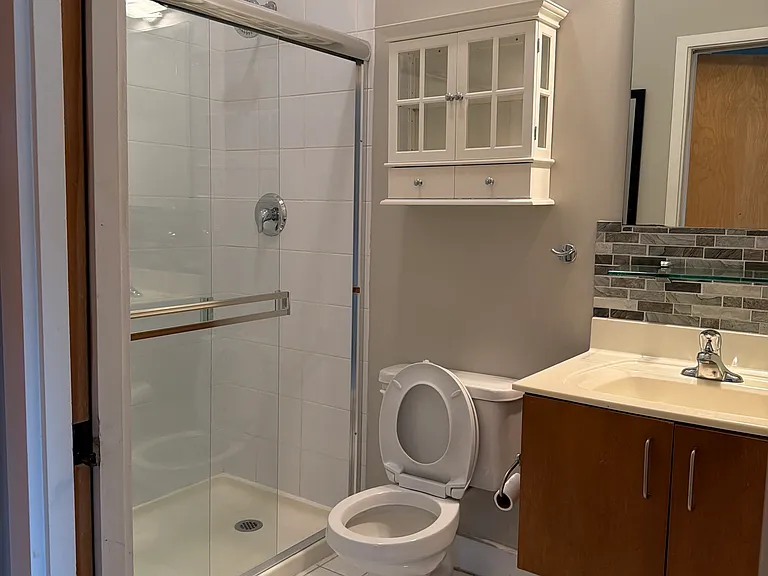 3001 Gillham Rd #103 — Photo 6