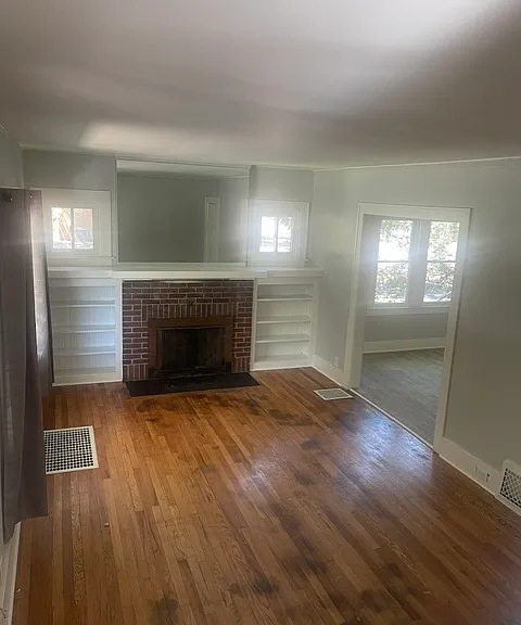 1315 Packard St — Photo 2