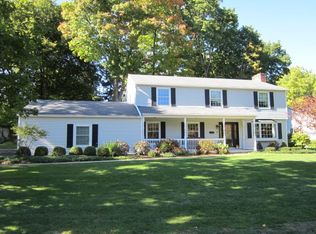 7 Garden Ln, Le Roy, NY 14482