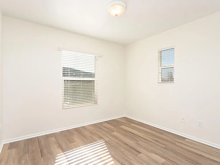 577 Almond Rd — Photo 18
