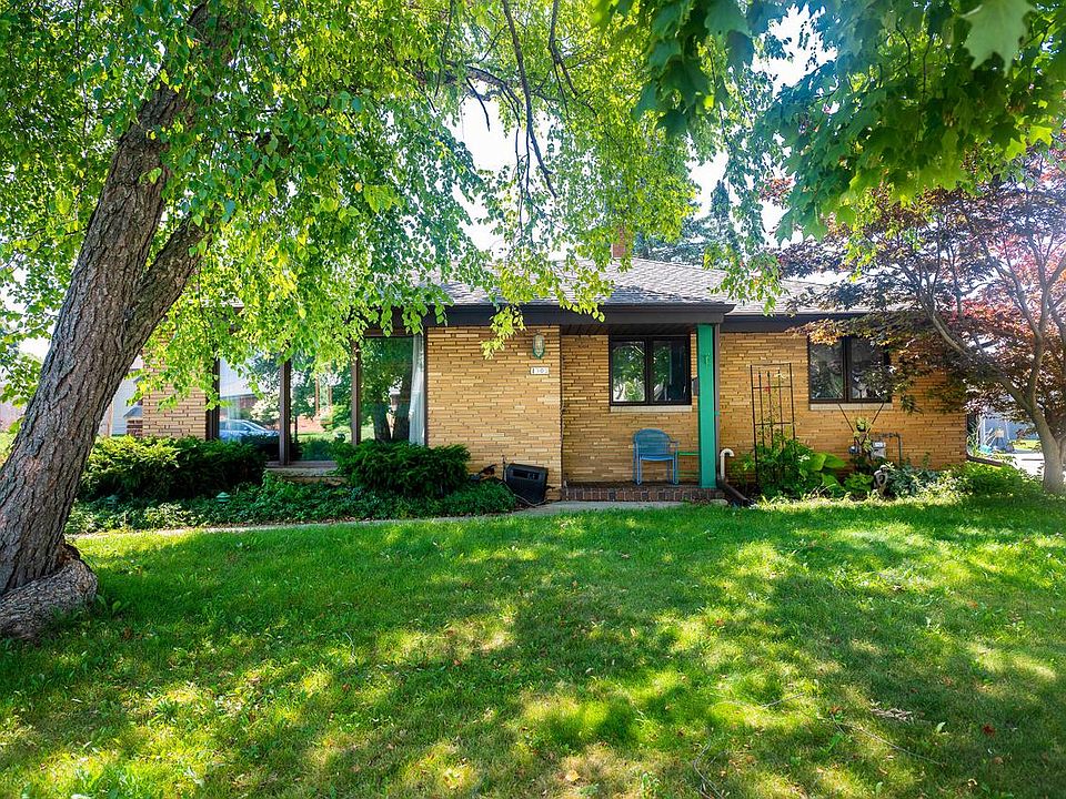 1505 Manitowoc AVENUE, South Milwaukee, WI 53172 MLS 1848226 Zillow