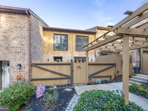 164 Oakmont Ct, Reading, PA 19607