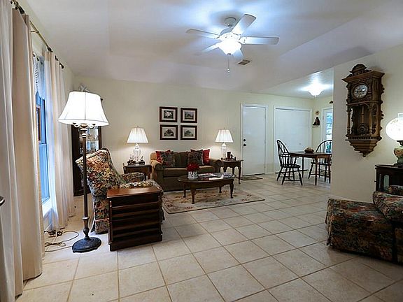 2nd image of 602 Pine Circle Dr