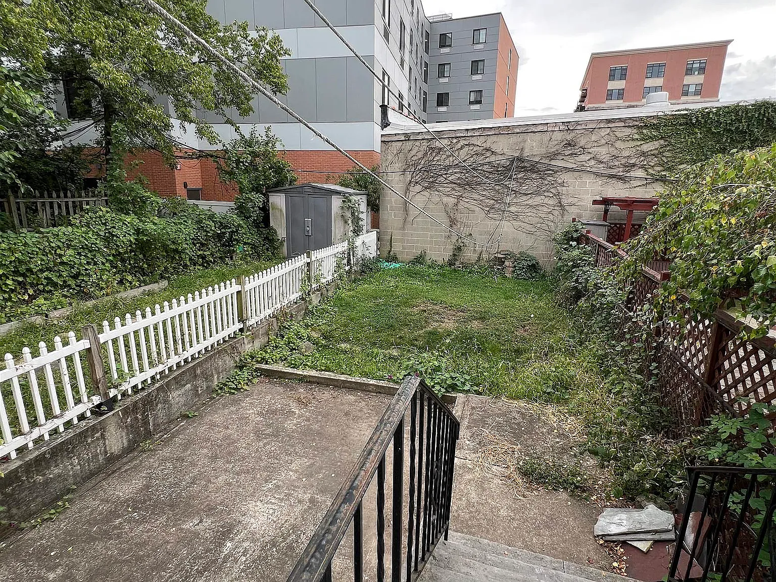 19 Glenwood Ave — Photo 3