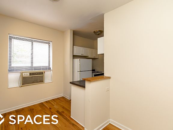 3rd image of 3720 N Pine Grove Ave #3722X1