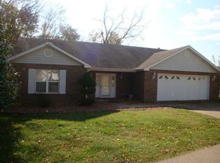 9 Ashbrook Dr, Farmington, MO 63640