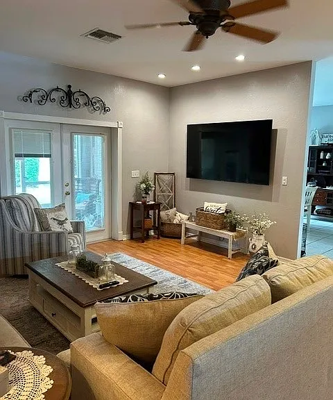 2843 Meadowood Ln — Photo 7
