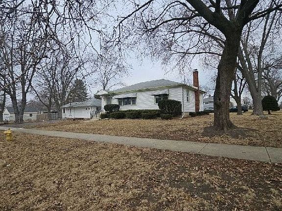 2nd image of 234 E Goebel Dr