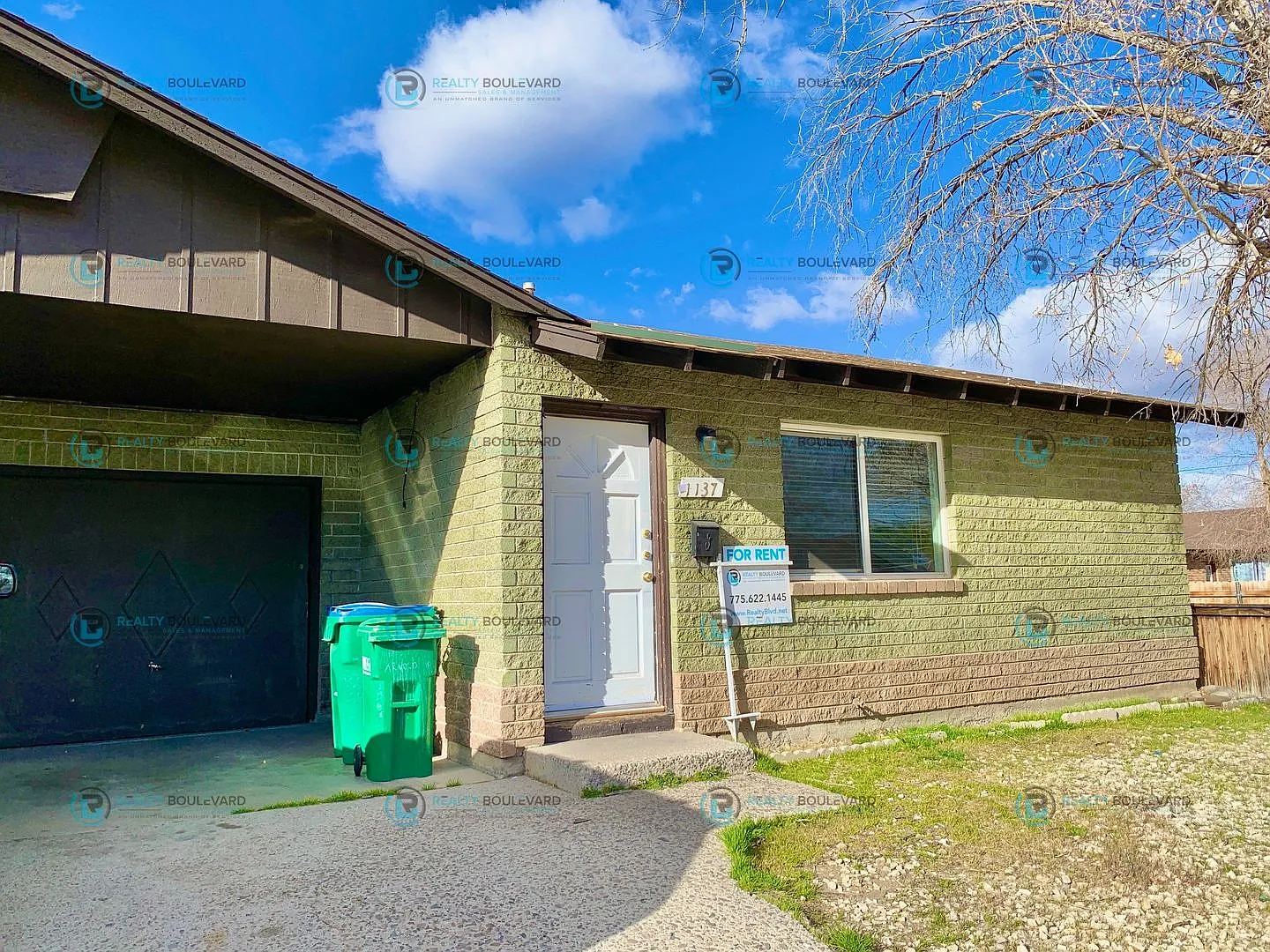 Centrally Located 2 Bedroom Duplex located close to UNR!! — Photo 2