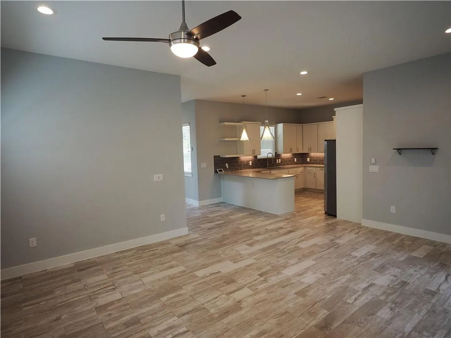 Modern 2 bed/2.5 bath Central Austin Home — Photo 2