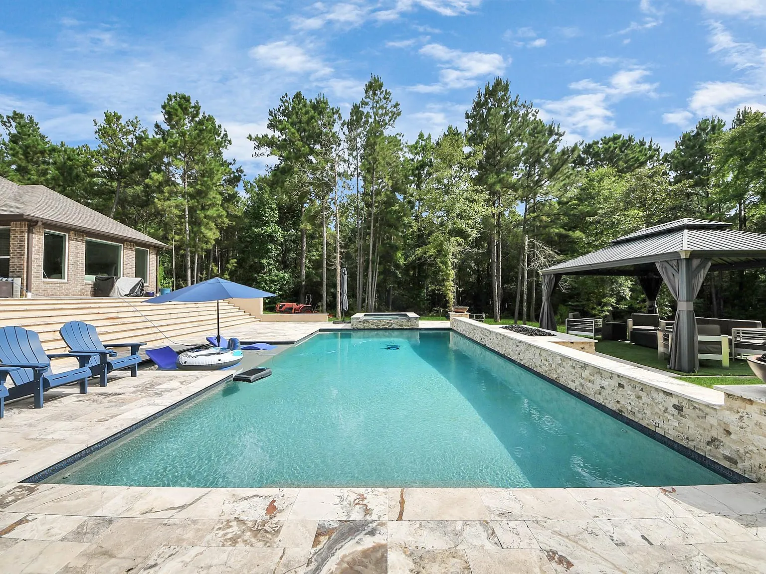 5 bed, 3.5 bath, 3762 sqft, $10,000 — Photo 1