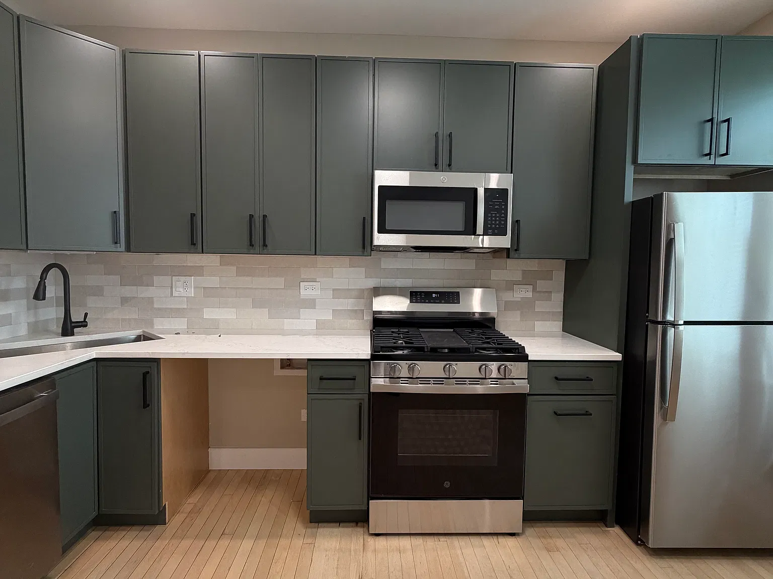 1 bed, 700 sqft, $1,995 — Photo 2