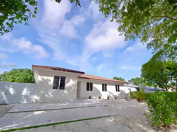 5th image of 10245 SW 212th St