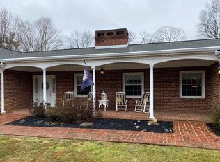 524 Woodside Ln, Waynesboro, VA 22980