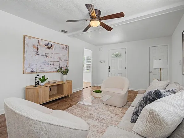 7901 N Greenwood Ave view 8