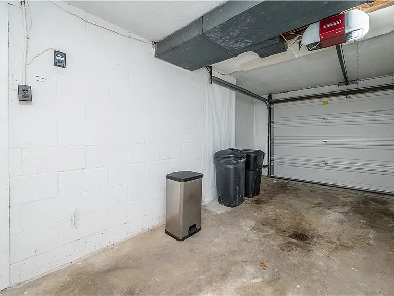 651 Royce Ave — Photo 21