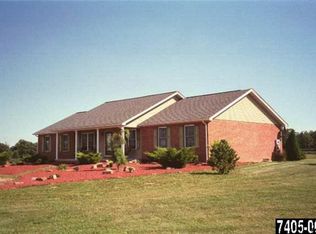 1165 Dicks Dam Rd, New Oxford, PA 17350